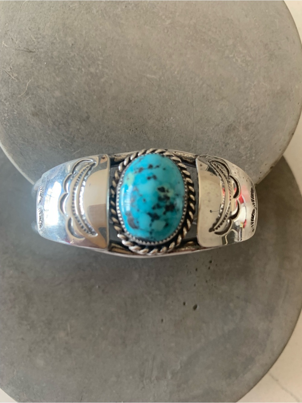 Vintage Native America Navajo Turquoise Stone Sterling Silver Cuff Bracelet